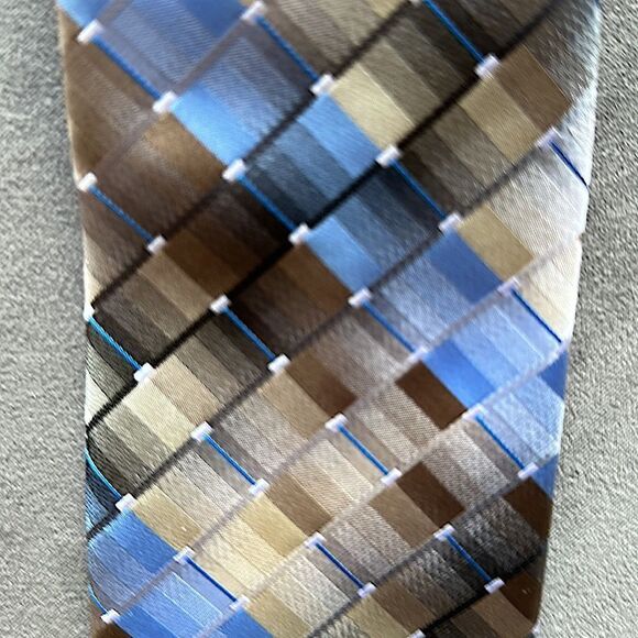 VanHeusen Geometric Tie! - Picture 2 of 6